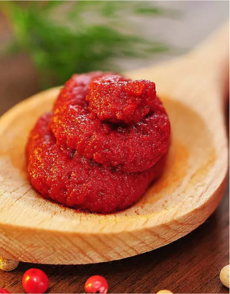 Stückige Tomaten in der Dose