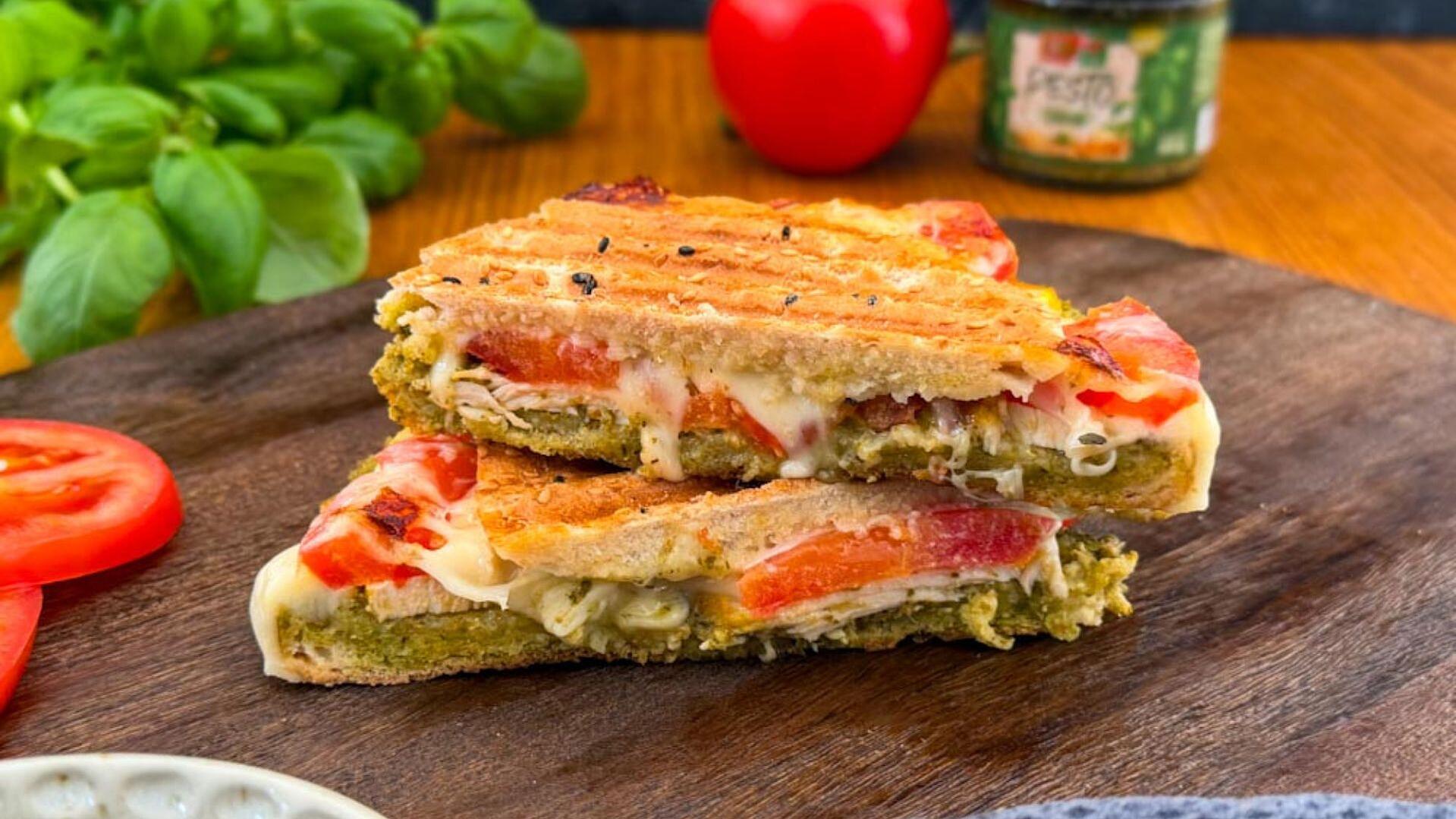 Pesto-Panini mit Hähnchen