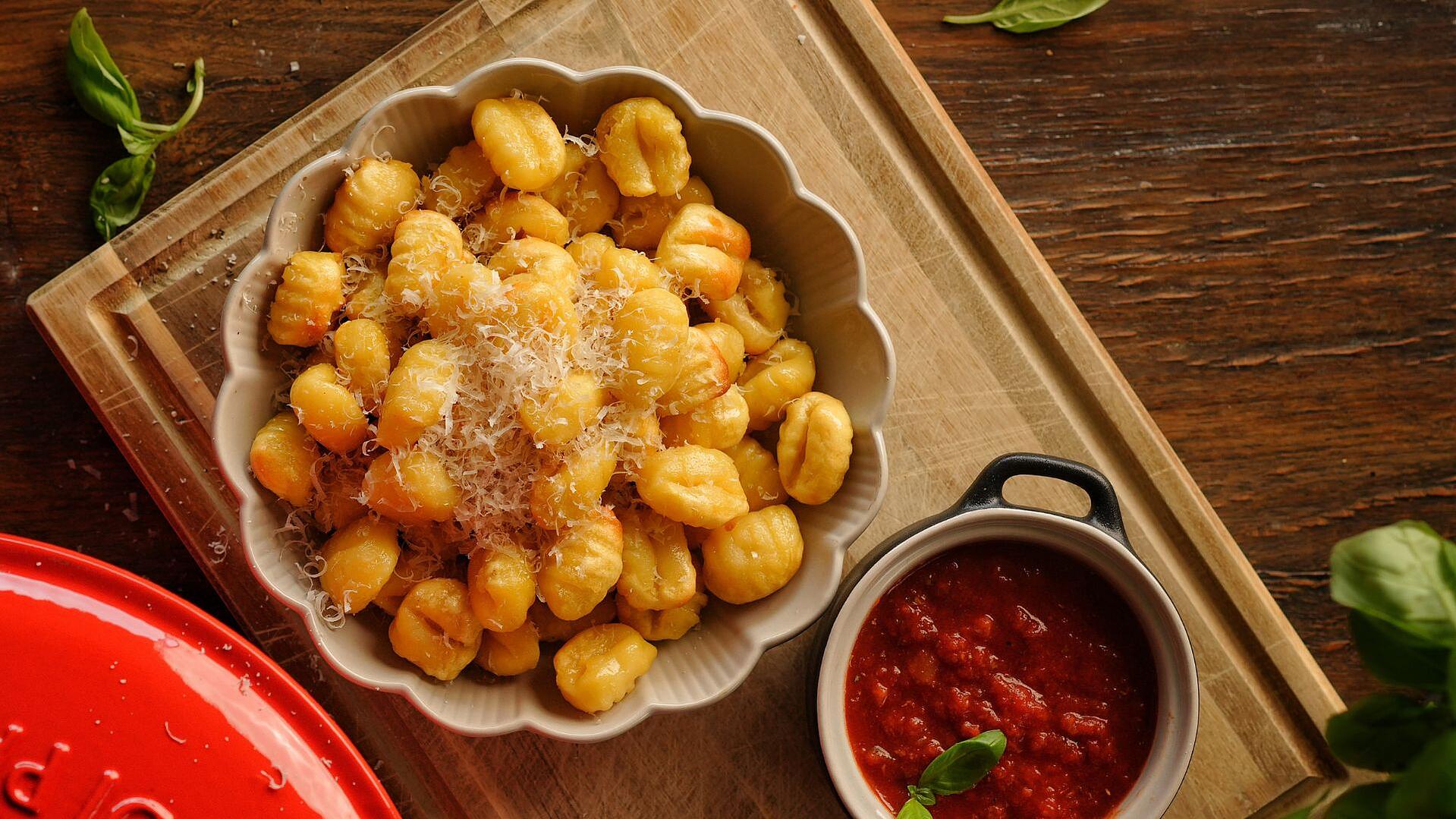 Crispy Gnocchi aus dem Airfryer mit Parmesan & Dip